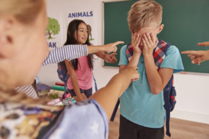 orecchie a sventola bullismo intevento bambini